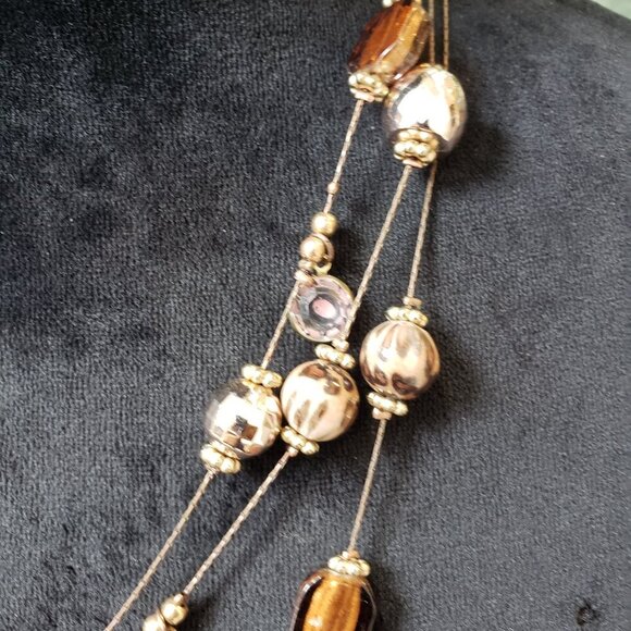 Women's Multi Faceted Floating Bead 3-Layer Collar Necklace with Lobster Clasp - Picture 4 of 6